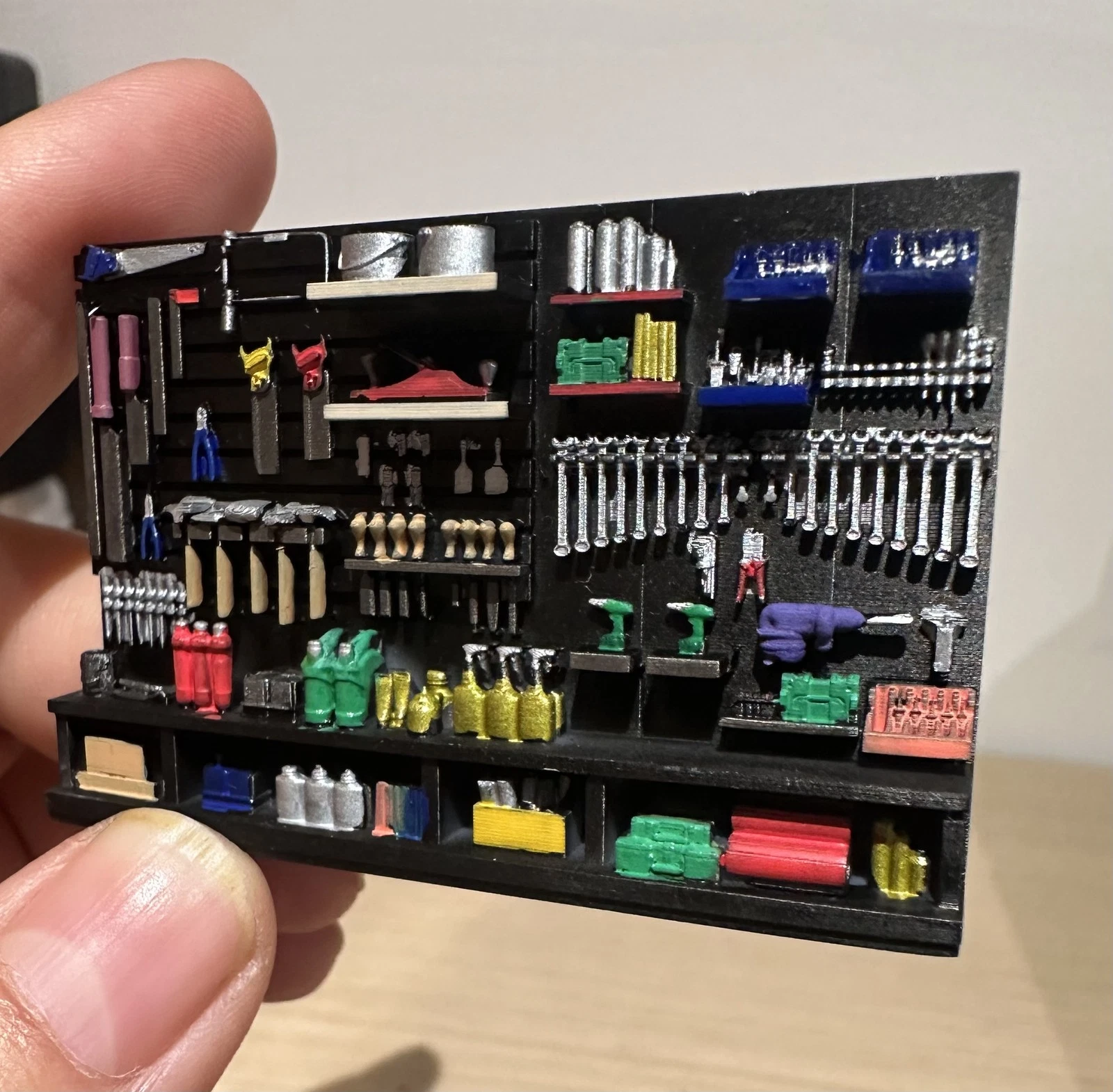 1/64 Diorama Workbench Model W - огляд і ціна Workshop Tools Toy